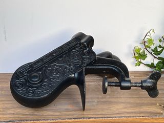 Sacacorchos antiguo de mesa