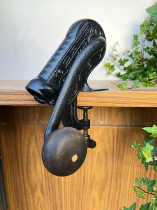 Sacacorchos antiguo de mesa