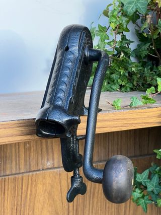 Sacacorchos antiguo de mesa