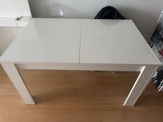 Mesa de comedor blanca extensible