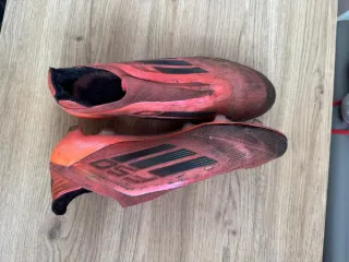 Botas de fútbol Adidas F50 rosas