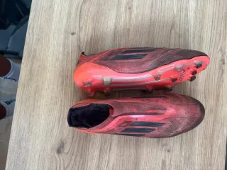 Botas de fútbol Adidas F50 rosas
