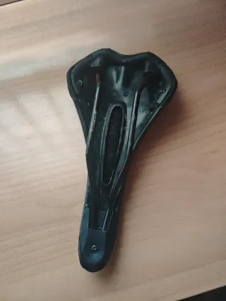 Sillín Commencal Negro