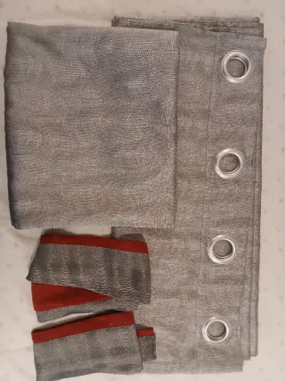 2 Cortinas y 2 cojines plata metalizados a juego