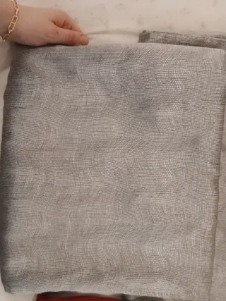 2 Cortinas y 2 cojines plata metalizados a juego