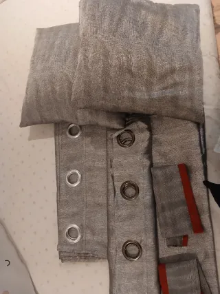 2 Cortinas y 2 cojines plata metalizados a juego