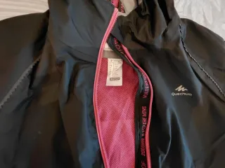 Cortavientos Quechua Talla 12 Negro/Gris/Fucsia