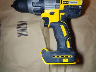 Taladro Percutor Dewalt DCD996