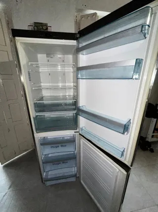 Frigorífico Haier gris