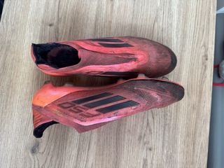 Adidas F50 Botas de Fútbol Rojas y Negras