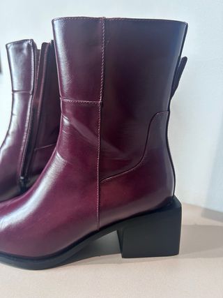 Botín burdeos caña baja