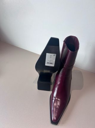 Botín burdeos caña baja