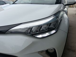 Toyota C-HR Hybrid Advance