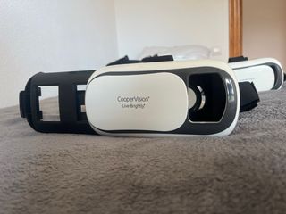 Occhiali Realtà Virtuale CooperVision 10 euro ciascuno