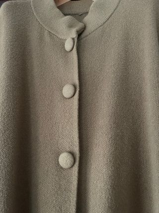 Chaqueta capa punto camel talla única