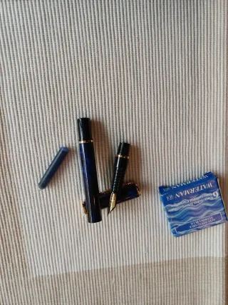 Pluma estilográfica Waterman azul lacada