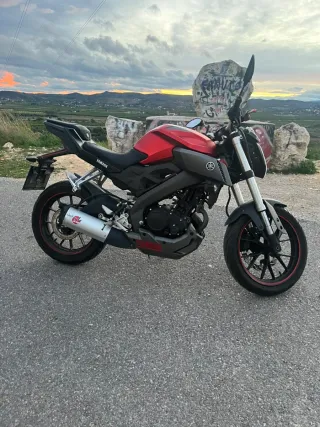Yamaha MT 125 Naked Roja y Negra