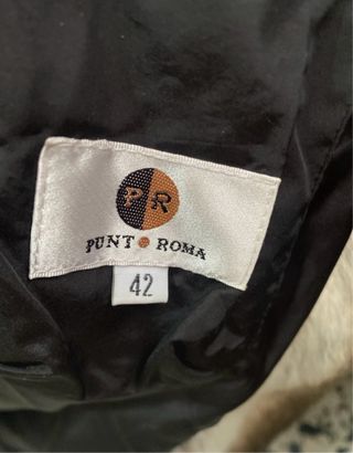 Abrigo negro con pelo sintético