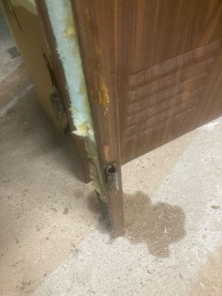 Puerta Nogal Trastero con Rejillas medidas 2-0.80