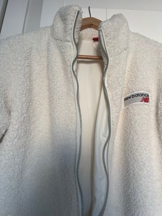 Chaqueta New Balance Blanca