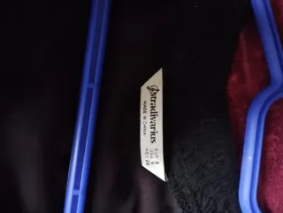 Vestido negro con topos