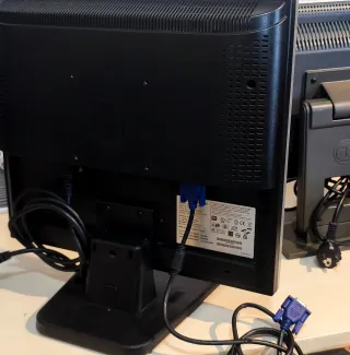 2 Monitores I-INC 19" y LG Plata 17"