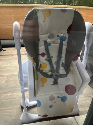 Trona bebé con funda estampada