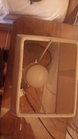 Lámpara de mesa de hierro forjado blanca