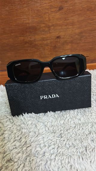 Gafas de sol Prada negras