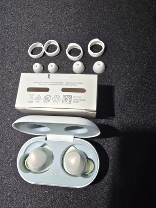 Auriculares Samsung Galaxy Buds R170 Blancos