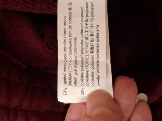 Pantaloni tuta grigi e bordeaux