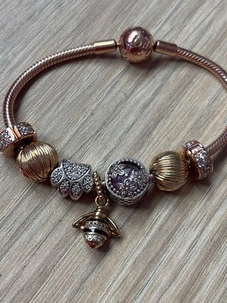 Pulsera Pandora con 7 charms