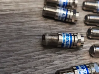 11 Atenuadores y un tapón, Cable-LAN