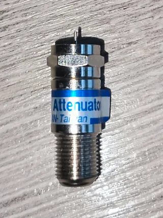 11 Atenuadores y un tapón, Cable-LAN