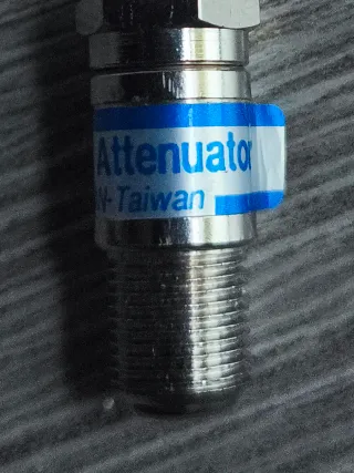 11 Atenuadores y un tapón, Cable-LAN