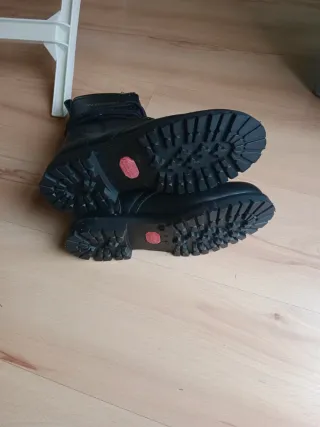 Botas militares negras