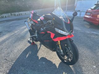 Aprilia RSV4 1100 Factory