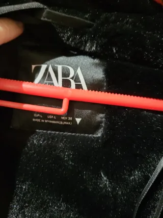 Cazadora Zara Negra con Forro Polar