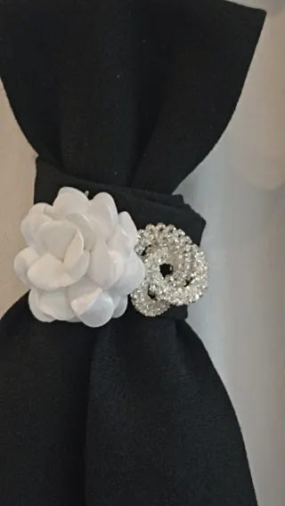 Cravatta gioiello nera con strass