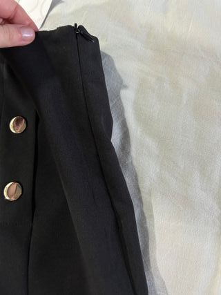 Shorts neri con bottoni decorativi - Taglia L