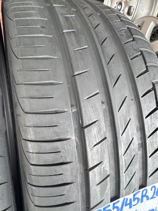 2 Neumáticos Continental 255/45R20