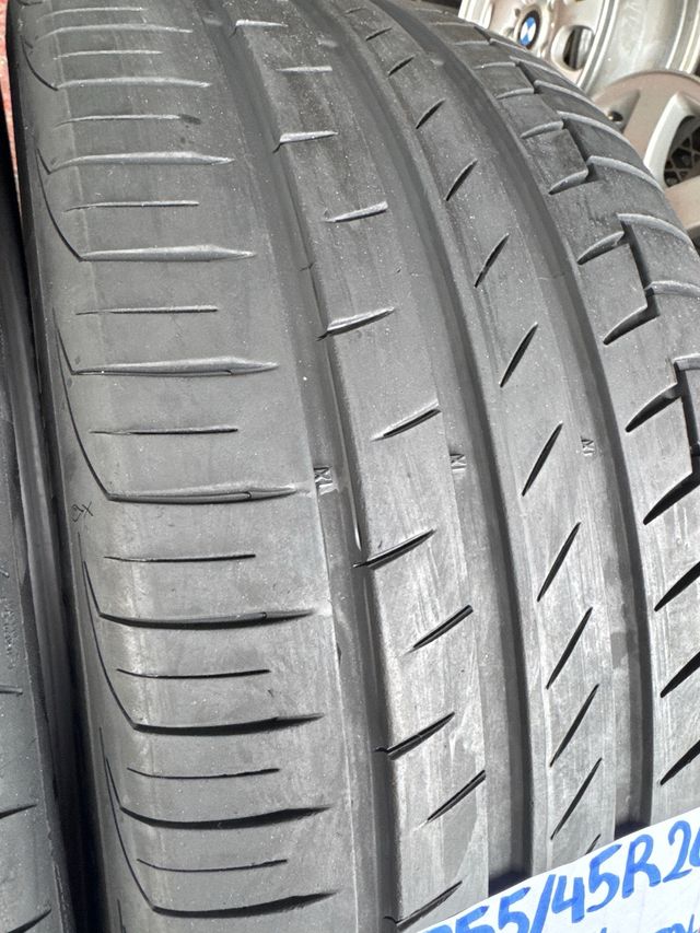 2 Neumáticos Continental 255/45R20