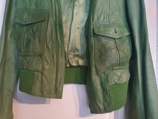 Cazadora verde Stradivarius