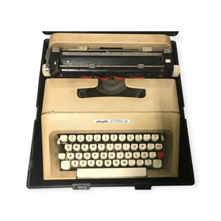 Máquina de escribir Olivetti Lettera 35