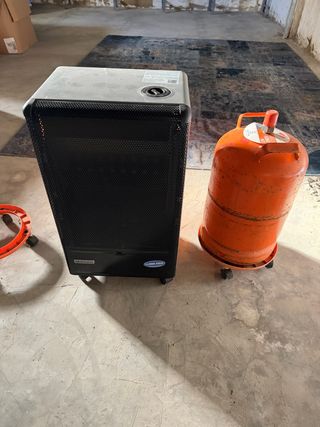 Estufa Gas Llama Azul con Ruedas