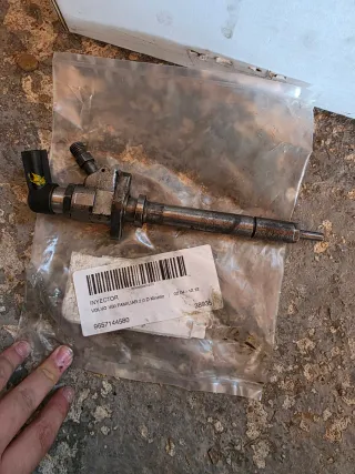 Inyector Volvo V50 2.0 D Kinetic 9657144580
