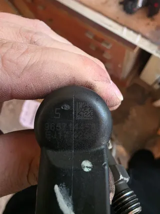 Inyector Volvo V50 2.0 D Kinetic 9657144580