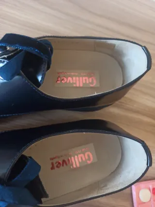 Zapatos niña con tachuelas