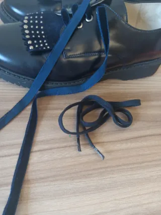 Zapatos niña con tachuelas