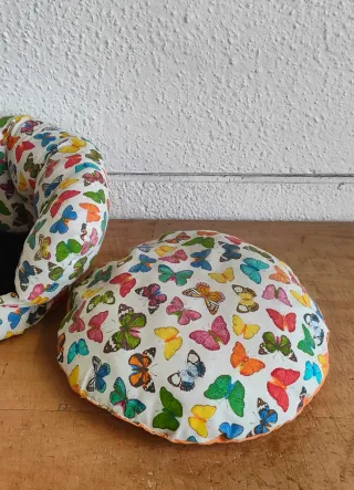 Cuccia morbida per gatti con fantasia farfalle